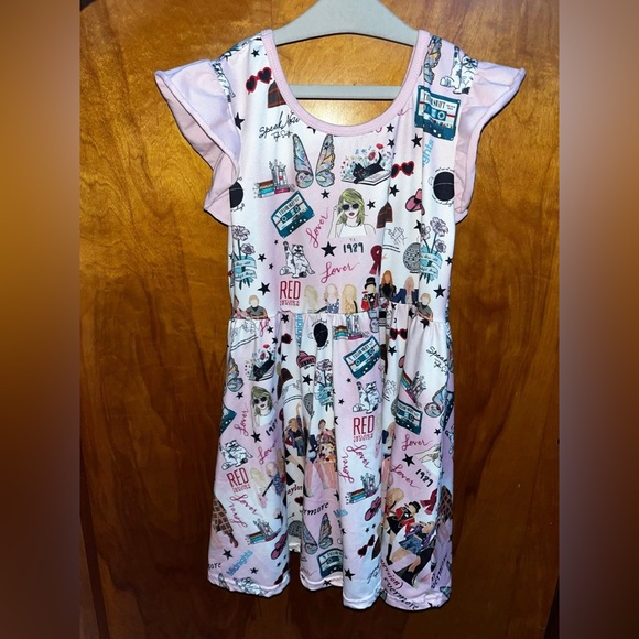 Other - Boutique Taylor Swift Graphic Print Dress with Flutter Sleeves